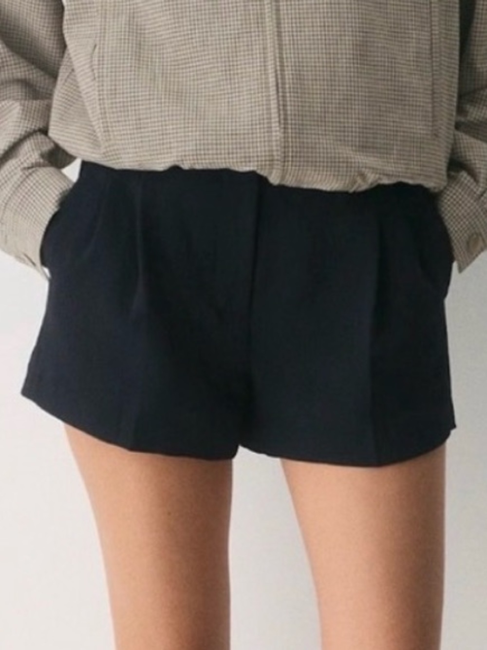 Aritzia Limitless Mini Black Crepette Shorts *NWT*